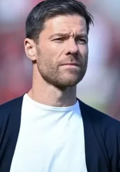 "Real"da yangi davr boshlanmoqda: Xabi Alonso Anchelottini almashtiradi, himoyaga super transferlar rejada