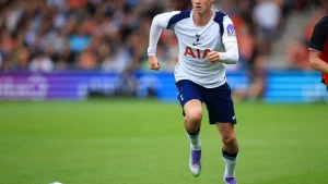 Тоттенхэм не планирует продавать Арчи Грейна