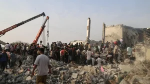 Minobdagi havo zarbasi 175 kishini hayotdan olib ketdi