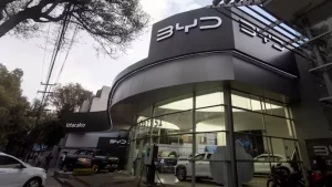 BYD представила новую систему, позволяющую заряжать электромобили за 5 минут