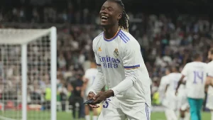 Kamavinga Real Madridni tark etib Angliyaga o'tishi mumkin