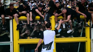 «Yuventus» va «Torino» muxlislari o'rtasidagi to'qnashuv o'yinni kechiktirdi