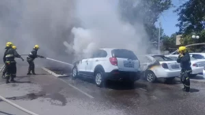 Buxoro shahrida 3 ta avtomobil yonib ketdi