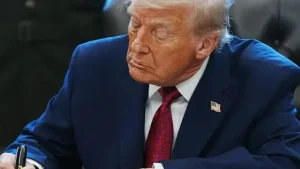 Tramp Janubiy Koreyani kelishuvni buzishda aybladi