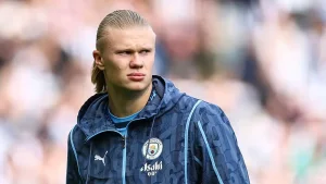 Hollandia gifted a million-dollar unique book to Norway