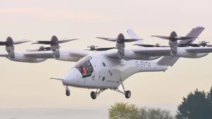 Britaniya elektr samolyoti havoda muvaffaqiyatli manevrni amalga oshirdi