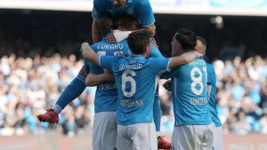 Napoli hujumni kuchaytirish uchun Luccaga qiziqmoqda