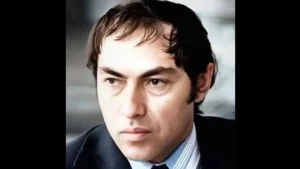 Boysunda Yoshlar bogiga Shukur Xolmirzayev nomi berildi