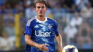 Manchestersiti Nikolas Pasni Bernardo Silvaning o'rniga qaraydi