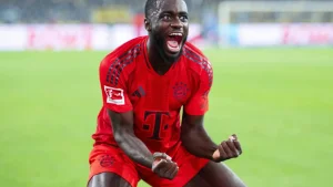 Upamekano extended his contract with Bayern until 2030