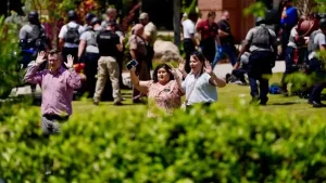 Floridadagi universitetda politsiyachining o‘g‘li otishma sodir etdi (video)