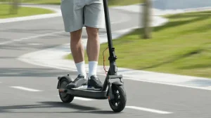 Skuter va moped haydovchilari uchun haydovchilik guvohnomasi majburiy bo‘ldi