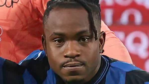 Arsenal yozda Ademola Lukmanni sotib olmoqchi