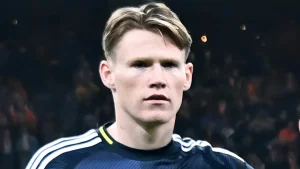 «Наполи» хочет продлить контракт с Мактоминеем