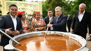 Shavkat Mirziyoyev Bog'imaydon mahallasidagi obodonlashtirish ishlari bilan tanishdi
