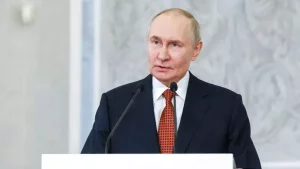Putin: NATO sharqqa kengaymaydi deb Rossiyani chuv tushirishdi