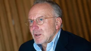 Rummenigge futbolchilarni ko‘p o‘yin uchun aybladi
