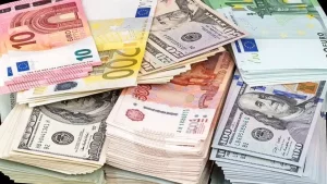 Valyuta kurslarida o‘zgarishlar: dollar va yevro narxi pasayib, so‘m o‘z pozitsiyasini mustahkamladi