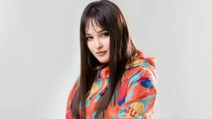 Известная певица из Хорезма Гулинур отметила тридцать два года