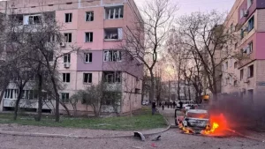 Kriviy Rihdagi hujumda 56 kishi yaralandi, uylar va mashinalar vayron bo‘ldi