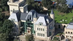 Alla Pugachyova mulkini uzoq muddatga ijaraga berdi