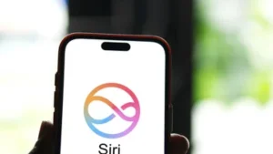 Apple Siri sun'iy intellektga asoslangan yangi yondashuvni sinovdan o'tkazmoqda