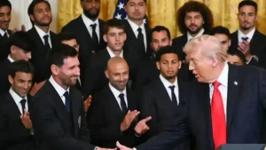 Tramp Lionel Messini Oq Uyda Taqdirladi