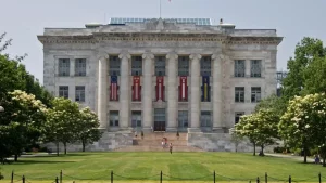 AQSH Harvard universitetiga federal mablag‘ ajratishni tekshirmoqda