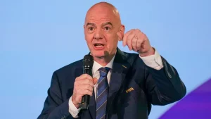 FIFA prezidenti futbolchilarga qattiqroq chora ko'rishni taklif qildi