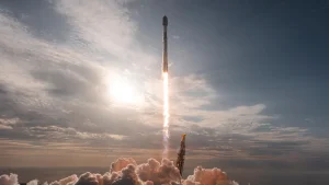SpaceX kompaniyasi raketalarni qayta uchirish bo'yicha rekord o'rnatdi