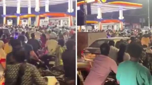 Long queues are forming in India due to fuel shortages