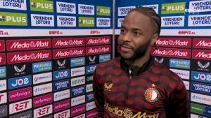 Sterling jurnistning istehzosiga qattiq g'azablandi