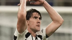 Vlahovich "Yuventus"da qolish yoki ketishni hal qiladi