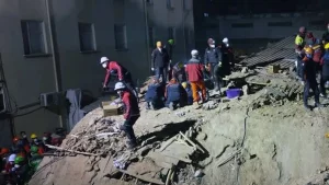 Turkiyadagi zilzila: 14 yoshli qiz vahima qurboni bo‘ldi (video)