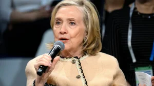 Hillari Klinton Trampning Ukraina siyosatini tanqid qildi