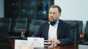 Italiyaning O'zbekistondagi sobiq elchisi noqonuniy viza berishda ayblanib qo'lga olindi