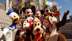 Disney qisqartirishda davom etmoqda: yuzlab xodimlar bilan xayrlashadi