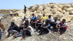 Liviya qirg'oqlarida to'rt yuzdan ortiq muhojir dengizdan qutqarildi