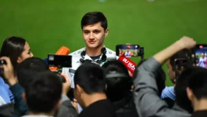 How did Abduqodir Husanov respond to the questions asked in his interview?