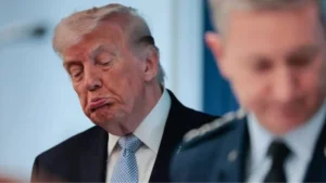 Появились сообщения о попытке Трампа воспользоваться кодами ядерного оружия