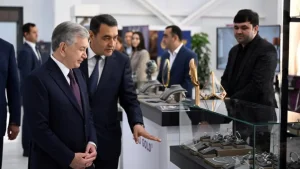 Shavkat Mirziyoyev Farg'onadagi yangi Investorlarga xizmat ko'rsatish markazini ko'zdan kechirdi
