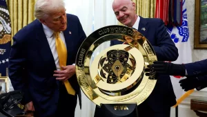 The presentation of the World Championship trophy between the Clubs took place at the White House