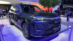 Geely kompaniyasi yangi Galaxy M9 krossoverini taqdim etadi