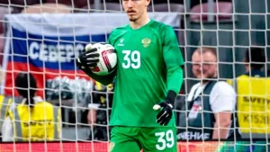 Safonov «PSJ»dan ketib, faol o‘yin maydoniga chiqishi lozim – Mostovoy