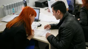 Bank accounts for migrants in Russia may be restricted