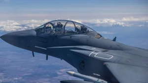 Fransiya AQSh samolyotlari uchun havo maydonini yopdi