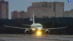 Россия планирует собирать самолет SJ-100 Superjet из местных комплектующих к 2027 году