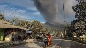 Indoneziyada vulqon otildi: aholi ogohlantirildi, xavf darajasi ko‘tarildi