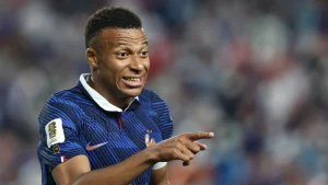 «Fransiya» terma jamoasi sardori Kylian Mbappe Jaxon chempionatida Iroqqa qarshi kechgan bahsda noqulay ob-havo va uzoq tanaffus uning ruhiy holatiga ta'sir qilganini ochiqladi