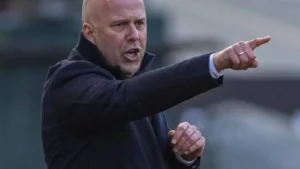 Saloh "Liverpul" tarixida Jerrardga tenglashdi